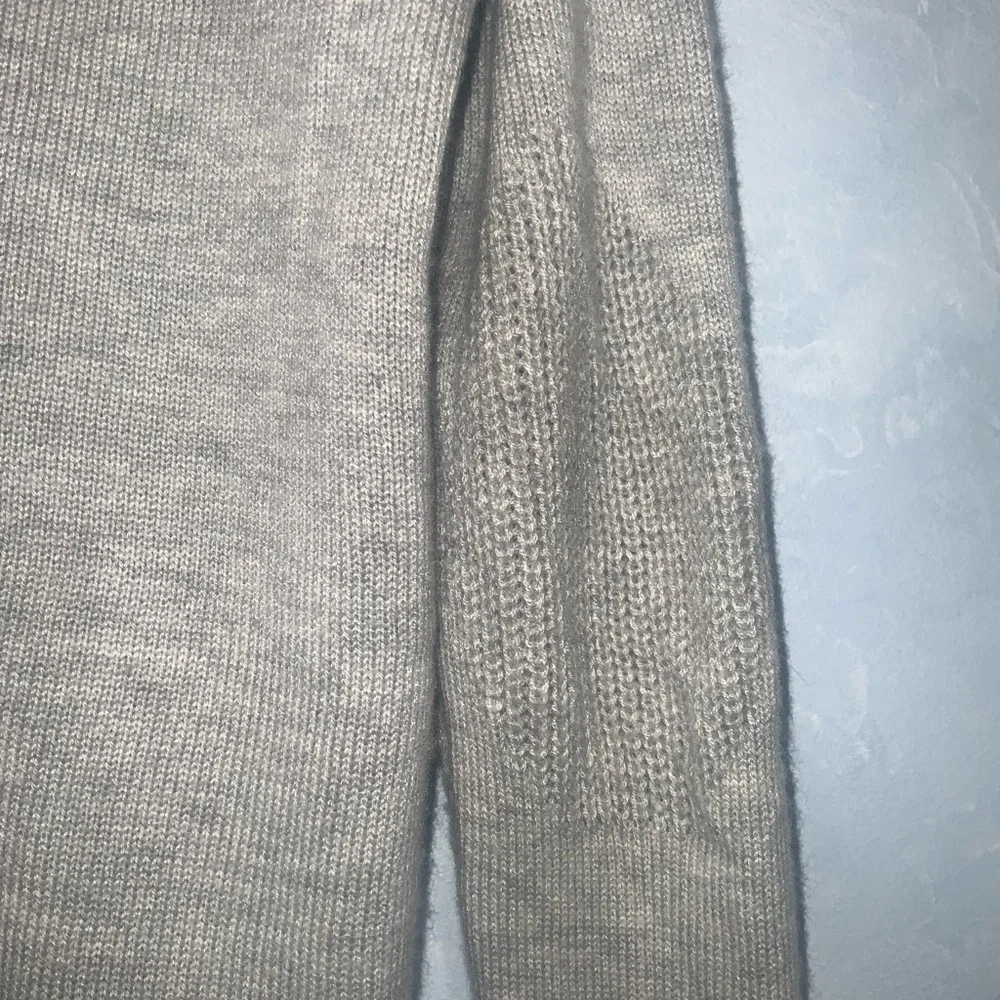 41 Hawthorn Gray Double V Wool Blend Casual Soft Long Sleeve Sweater Small